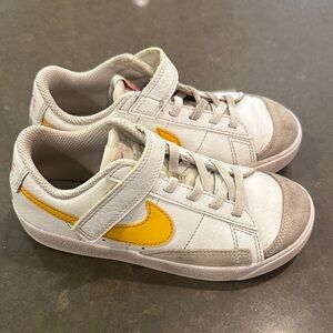 Nike Blazer Low '77 Little Kid Sneaker